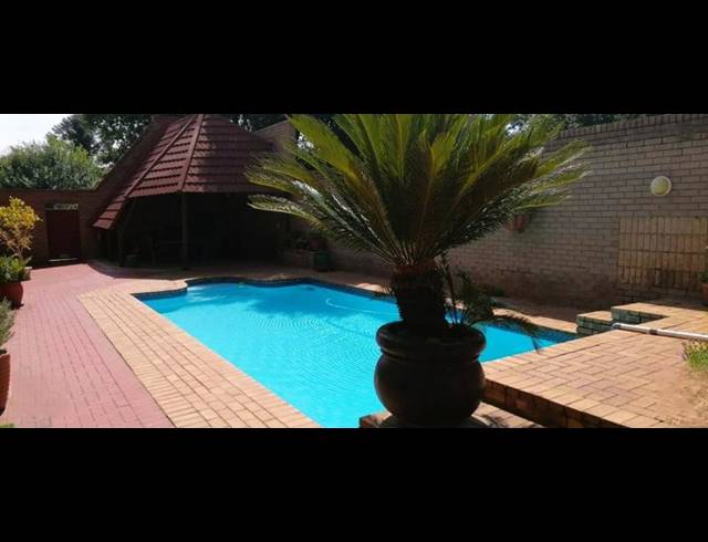 3 BEDROOM APARTMENT FOR SALE IN BRAKPAN CENTRAL